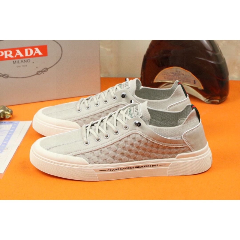 Pra*a casual shoes